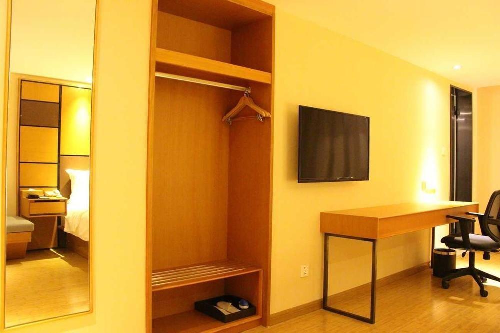 All Season Kunming Zhengyifang Pedestrian Street Hotel Bagian luar foto