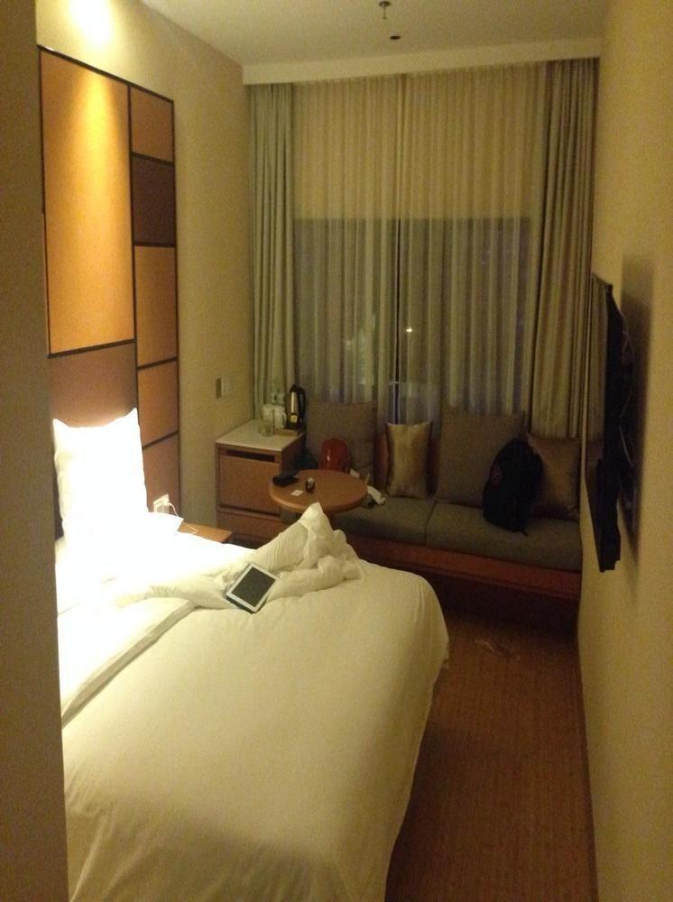 All Season Kunming Zhengyifang Pedestrian Street Hotel Bagian luar foto