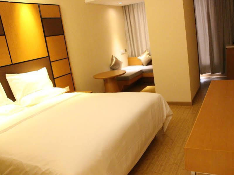 All Season Kunming Zhengyifang Pedestrian Street Hotel Bagian luar foto
